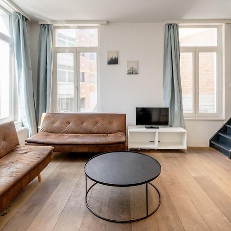 Beautiful Modern Apartment In The Heart Of Anversa Esterno foto