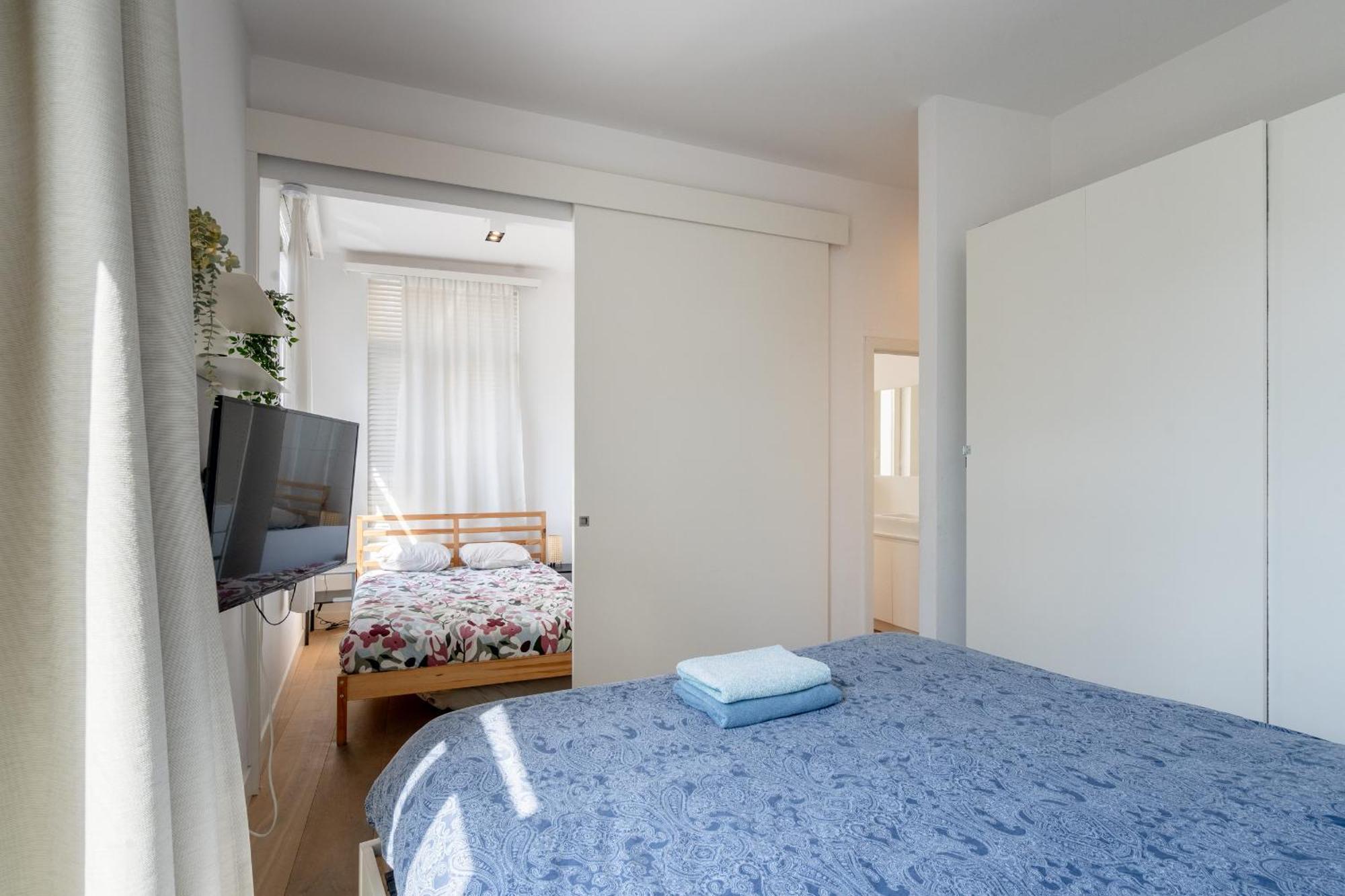 Beautiful Modern Apartment In The Heart Of Anversa Esterno foto