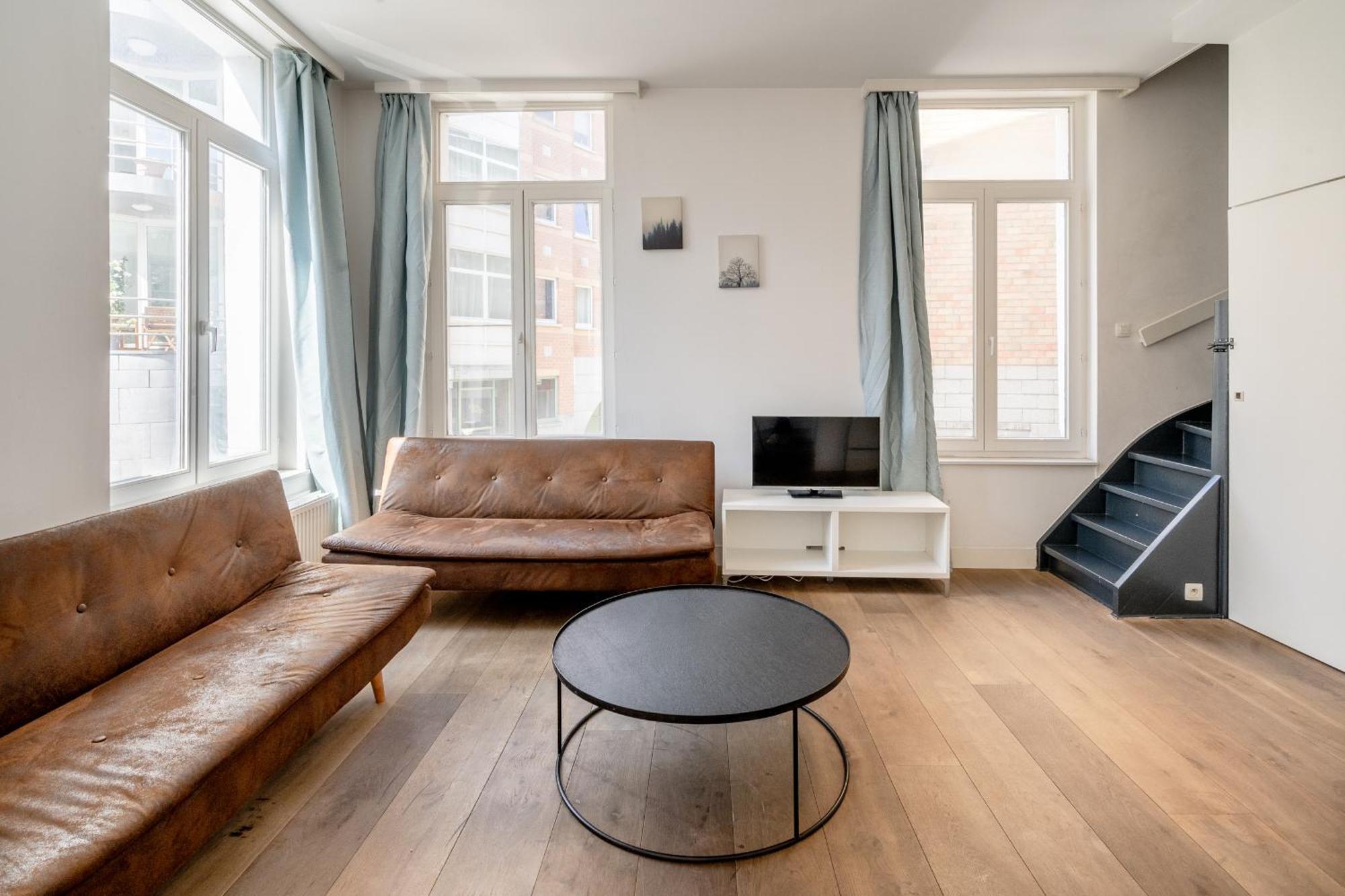 Beautiful Modern Apartment In The Heart Of Anversa Esterno foto