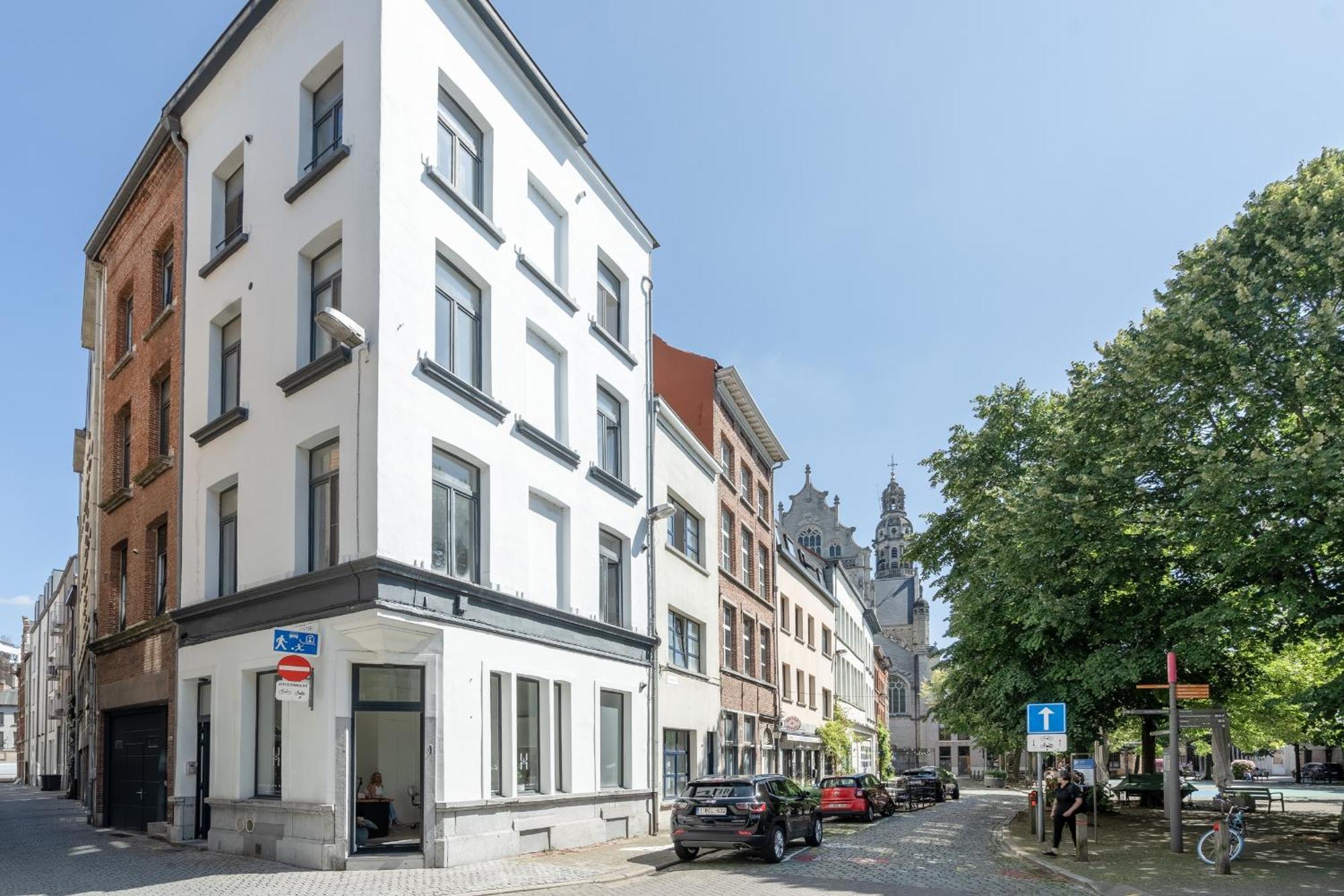 Beautiful Modern Apartment In The Heart Of Anversa Esterno foto